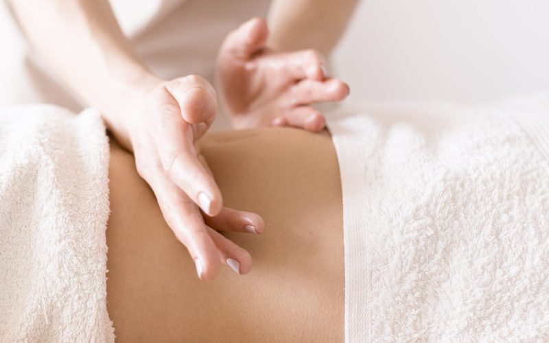 relaxing-abdomen-massage relaxing-abdomen-massage